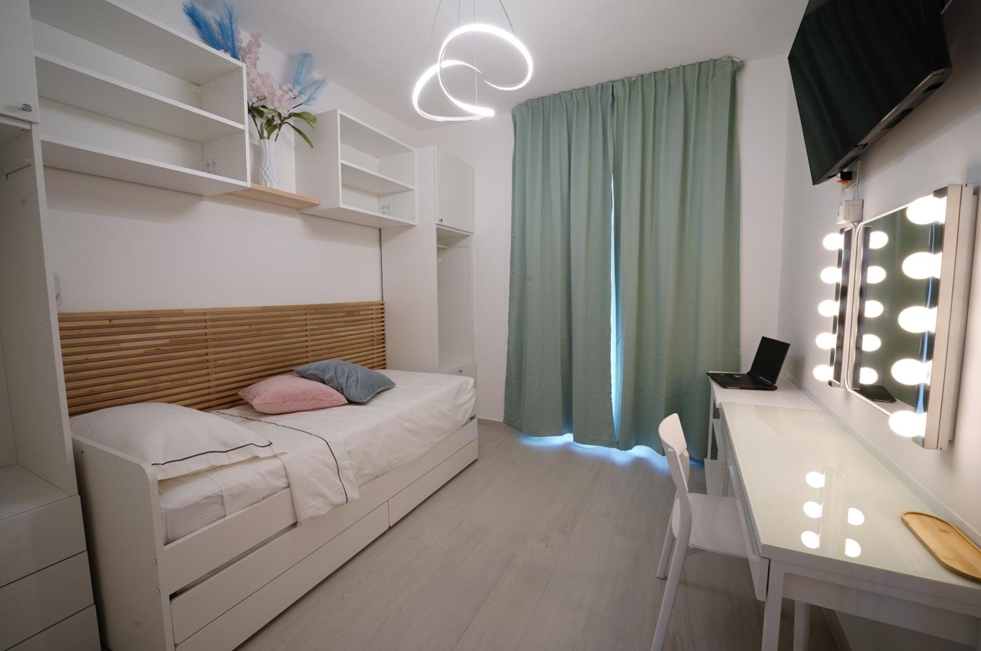 Ritz Apartment *
