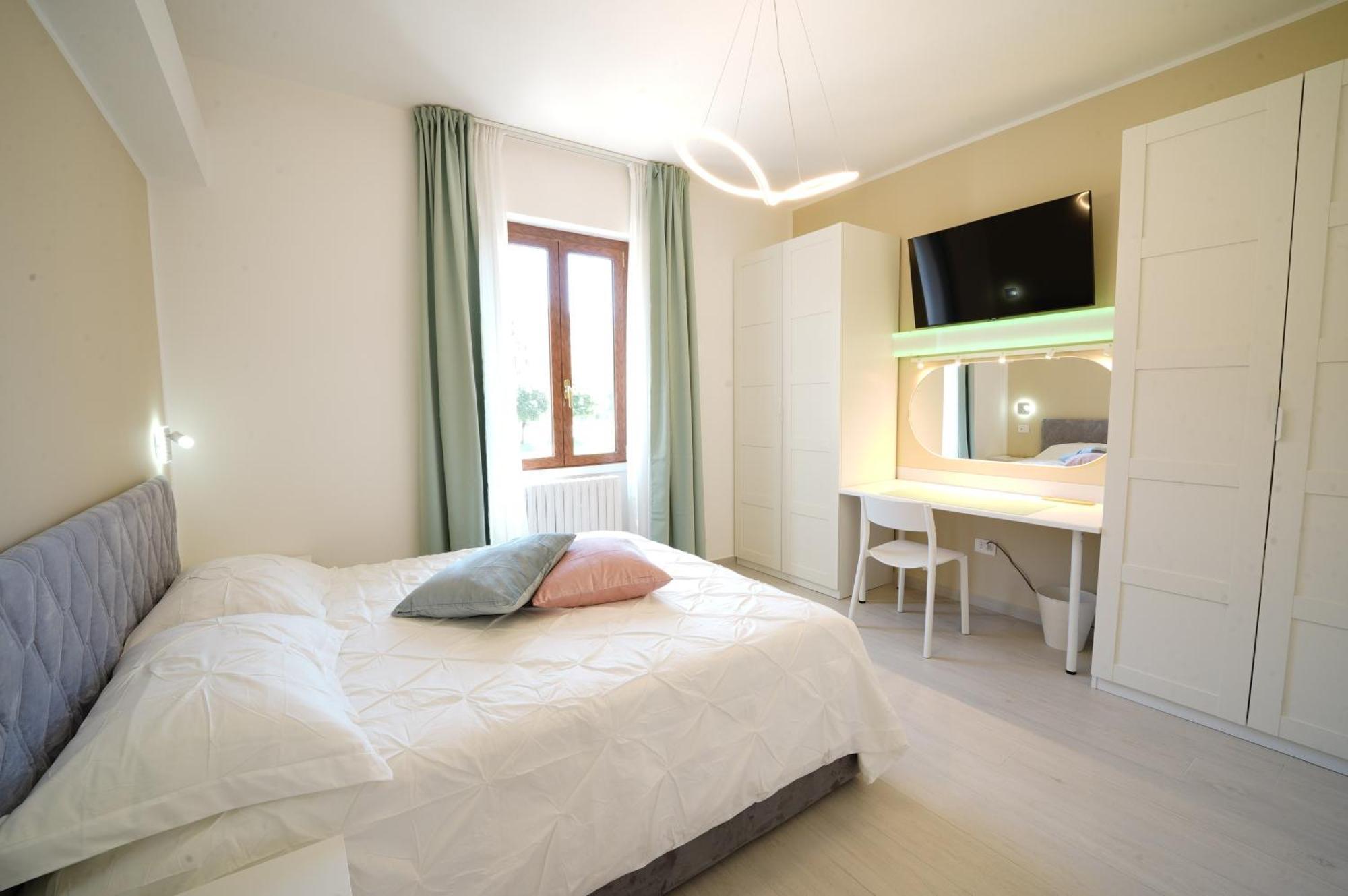Ritz Apartment *